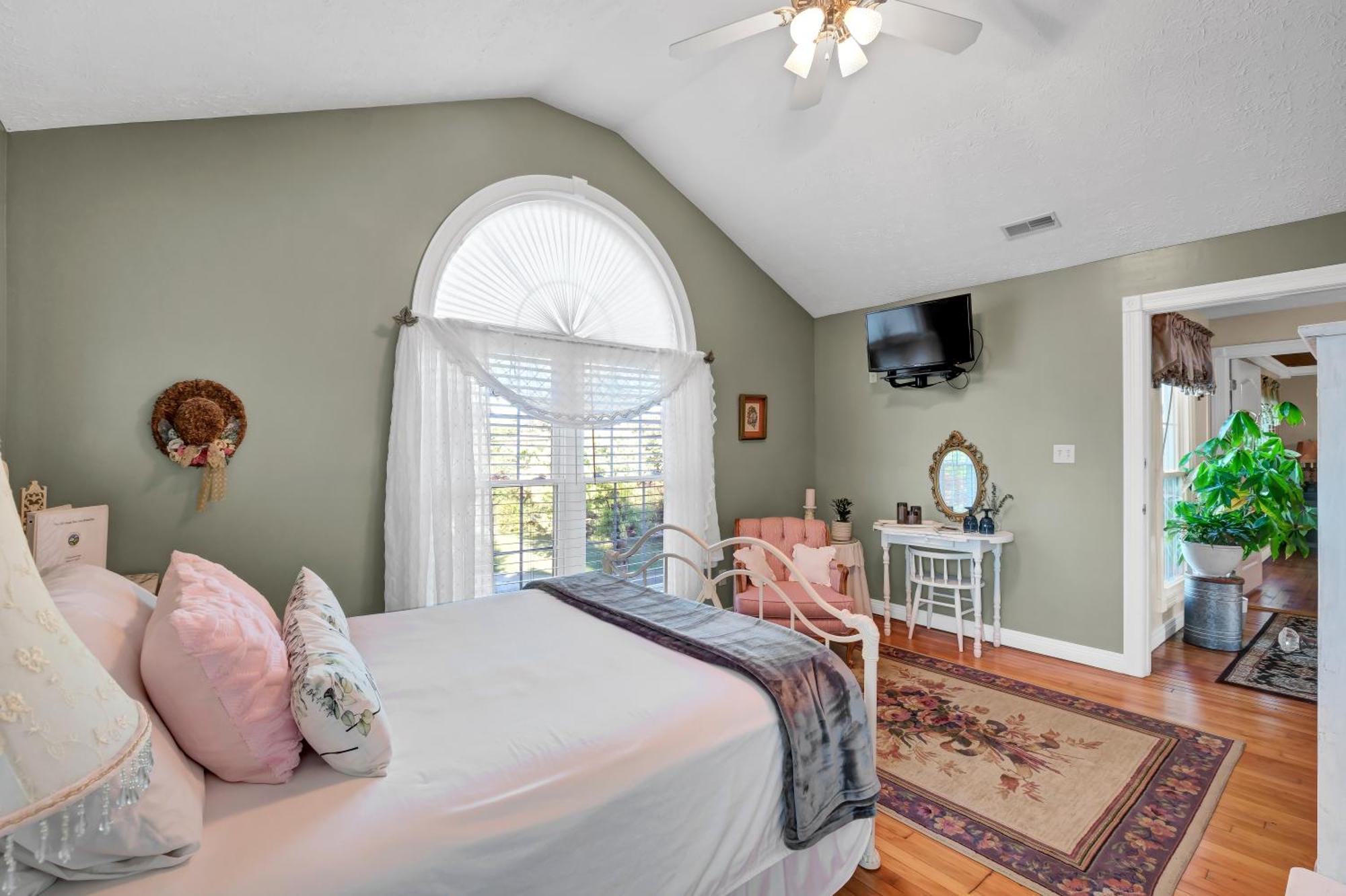 Hill House Bed And Breakfast Loretto Экстерьер фото
